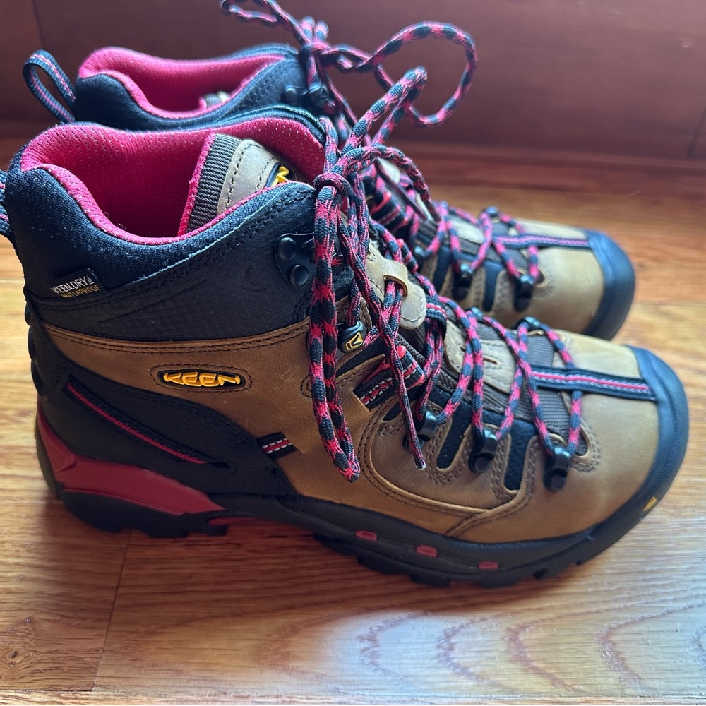 KEEN Pittsburgh Steel Toe Work Boot Utility,Men's Size 8.5 Brand New!